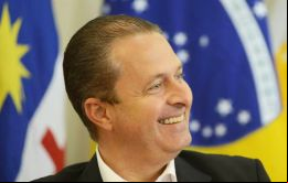 Campos era gobernador de Pernambuco, pero también se bajaron Cabral en Rio y Anastasia en Minas Gerais 