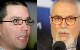 Ramón Aveledo por la Mesa de la Unidad y Arreaza (I) fueron los voceros del encuentro a puerta cerrada 