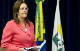 La presidenta Graca Foster culpó a la anterior istración y a su ex-director Paulo Roberto Costa 