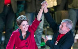 Dilma y Lula da Silva durante la ceremonia 