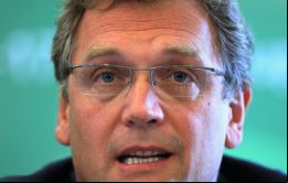  Los estadios tenían que estar para diciembre, pero vamos a recibirlos el 15 de mayo, criticó Jerome Valcke 