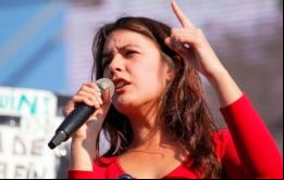 También participaron ex dirigentes estudiantiles y que hoy son  del congreso tal el caso de Camila Vallejo