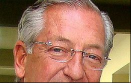 El nuevo presidente del partido Eduardo Fellner 
