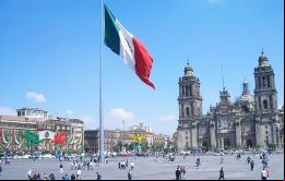 El Zócalo, guarda parte de la historia centenaria de México