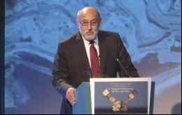 El ministro Mayorga dijo que la producción alcanzará 6.6 millones de onzas en tres años 