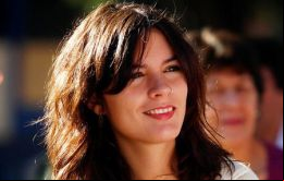 Varios legisladores se unieron a la manifestación pacífica en Santiago incluyendo la diputada oficialista Camila Vallejo  
