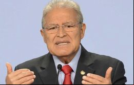 La dolarización “ha sido un factor que ha impedido el crecimiento económico de forma sostenida” itió el presidente 