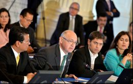 El canciller acusó al titular de NML Capital de comprar una compañía fundida por 'centavos', limpiarla y luego venderla en 'mil millones' de dólares  