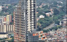 Más de 3.000 personas habitan la Torre de David en pleno centro de Caracas