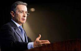 Uribe y su partido alegaron 'abuso de poder' y la presencia de representantes del gobierno de Maduro 