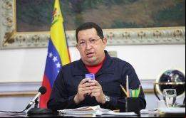 Aquí tengo las leyes que reservan al Estado las actividades de exploración, explotación del oro, es decir, vamos a nacionalizar el oro dijo Chávez en 2011