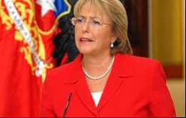  ”El proceso de desaceleración económica no partió en este Gobierno, partió en el año 2012, y todos los datos de inversión así lo demuestran”, dijo Bachelet 