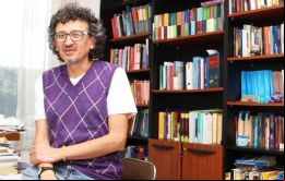 Iván Flores editor de este medio agradeció a la “redacción del Titanic” por mantenerse en su oficio hasta el final. 