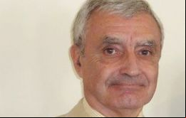 El asesor del Foreign Office en desminado, Alistair Craib estuvo en las Islas para brindar un informe sobre los planes hasta el 2016