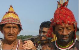 Los indios acusaron al gobierno de “incumplir sus palabras” y de “no actuar de buena fe”, a la vez que exigieron que se cancele la convocatoria de la licitación