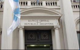 La cifra representa un 42% de las reservas de la entidad al lunes último, las cuales acumulan una caída de más del 30% desde inicios del año pasado