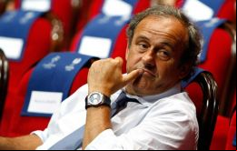 Lo que sí haré es donar el importe del reloj a una fundación benéfica, afirmó Platini en rueda de prensa.