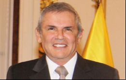Según un sondeo de I Castañeda obtendría el 59,7 % de los votos válidos, en tanto en segundo lugar se ubica Villarán, con un 11,5 %