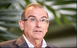 Las FARC “deben ir más allá”, con “un pronunciamiento claro, sin excusas”, pues “esto requiere pasos concretos, no retórica”, dijo De la Calle 