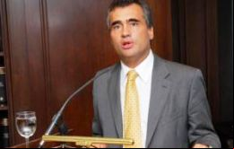 Vanoli ratificó de manera terminante que no habrá devaluación del Peso y rechazó posibilidad de hacer cambios en el sistema de compra de dólar ahorro.