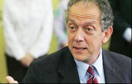 “El cambio simboliza hoy el voto por Aécio, en blanco o el voto anulado. Serían las tres posiciones que la Red considera adecuadas al proceso de cambio”, según  Feldman