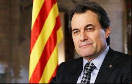 “Convocaremos a la gente el día 9 de noviembre”, aunque “tendremos que hacerlo de forma diferente a como teníamos previsto” dijo Artur Mas