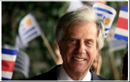 Tabaré Vázquez (2005-2010), de la coalición de gobierno, será el más votado (las encuestas le asignan el 43 % de preferencia) pero no llegará al 50%