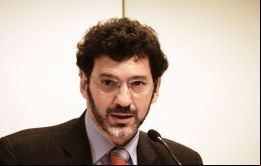 Simplemente, mil seiscientos cincuenta ciudadanos británicos no tienen el derecho de decidir una controversia de soberanía entre Argentina y Reino Unido