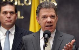 “Lo importante es que las FARC, ya sabemos, fueron los responsables de este secuestro, un secuestro totalmente inaceptable”, dijo Santos.