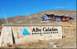 Hotesur es gestora del lujoso hotel patagónico Alto Calafate, en Santa Cruz, de la cual la presidenta argentina es accionista.