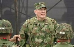El general Alzate cayó en poder de las FARC con dos acompañantes a mediados de noviembre cuando viajaba por la selva sin escoltas y sin uniforme