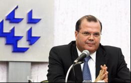 “Debemos estar preparados ante pequeños brotes de volatilidad, aunque la mayoría (de los países) tenemos acumulados amortiguadores”, indicó Tombini