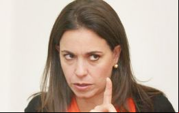 ”La destrucción en Venezuela se acelera día a día”, dijo Machado después de haber sido imputada por el delito de “conspiración” por el gobierno chavista 