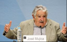 “No desgarren compatriotas, México no es culposo, la culpa de México es vivir al lado del gran mercado”, afirmó.