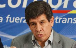 Carlos Villegas deja en cargo en YPFB