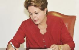 El decreto firmado por Rousseff entra en vigencia el primero de enero y supera la inflación acumulada en 2014, que según la previsión oficial será del 6,5%.