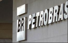 “Las referidas empresas serán temporalmente impedidas de firmar contratos y de participar en licitaciones de Petrobras”, según el comunicado de la petrolera