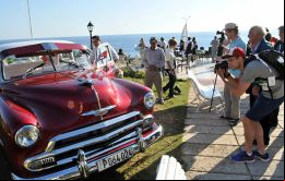El turismo internacional es la segunda fuente de ingresos en Cuba y la visita de 2,8 millones de turistas en 2013 le reportó unos US$ 1.804 millones.