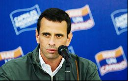 “No podemos nosotros en este momento entrar en disputas, hay diferencias sí, pero hay un objetivo muy grande superior que es el país”, dijo Capriles