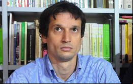 Según Lagomarsino, el fiscal temía por la seguridad de sus dos hijas, de 7 y 15 años, que junto a su ex-esposa, estaban de vacaciones en España.