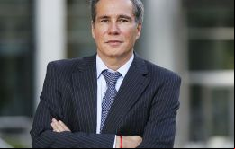 Las misteriosas circunstancias que rodean la muerte de Nisman han desatado una tormenta política e infinidad de teorías conspirativas