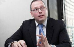 Sebastián Dávalos se desempeña como director sociocultural de La Moneda (Casa de Gobierno) pero no percibe retribución alguna
