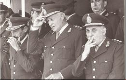 Un efecto colateral de la guerra de las Malvinas en 1982 fue el fin del régimen de facto que gobernó Argentina desde 1976. 