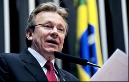 Si bien es una posición personal, Maldaner consideró que Brasil debería tener una aproximación con las Islas, a las que se refiere como Falklands