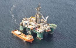 Dos de los barcos de suministros ya se encuentran en las Falklands junto con tres helicópteros con la misma tarea