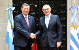  Nin Novoa y Timerman se encontraron este jueves en el Palacio San Martín, el primer o formal del gobierno de Vázquez con la istración argentina   