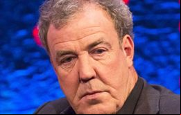 “Tras una pelea con un productor de la BBC, Jeremy Clarkson ha sido suspendido pendiendo una investigación”, informó un portavoz de la cadena.