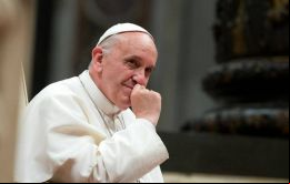 Francisco desechó la idea de poner un límite de edad al pontificado por ser “una gracia especial” y dijo tener la sensación que “el Señor me pone para una cosa breve, no más”