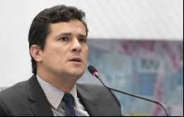 El juez federal Moro investigará a Vaccari y a otras 26 personas, ex-directivos de Petrobras acusados de recibir coimas a cambio de ventajas dentro de la  petrolera.