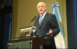 El acopio de armamento británico “genera una tensión innecesaria e injustificada en el Atlántico sur” afirma la carta de Timerman
